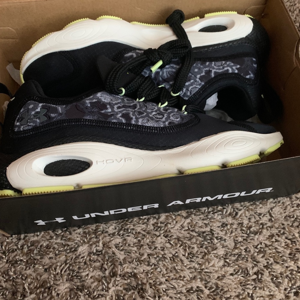 Underarmour shoes NIB